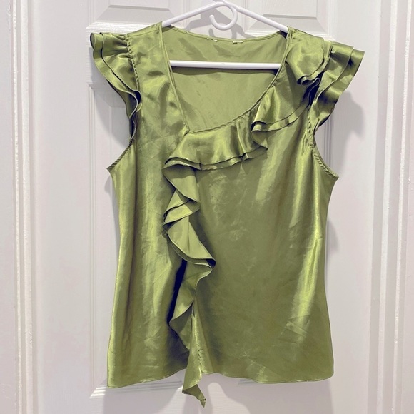 SATINY green luxurious sleeveless top. Asymmetrical neckline. XL
C - Picture 3 of 10